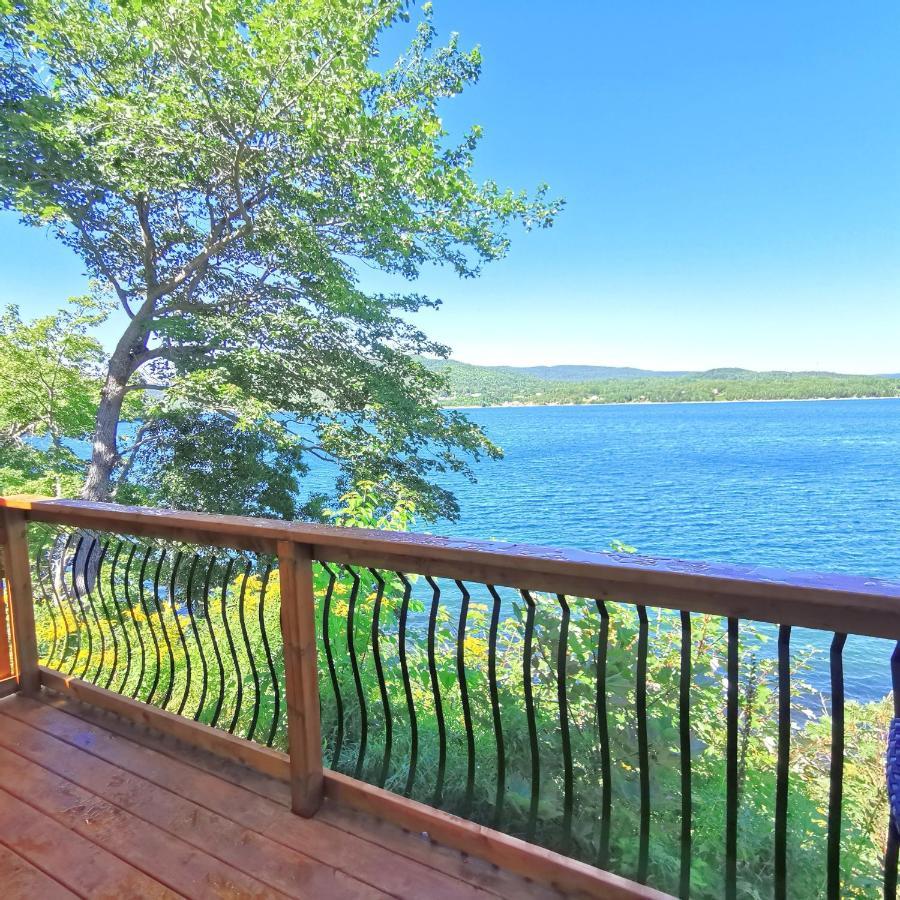 Knotty Pine Ocean Front - Adults Only Lodge *