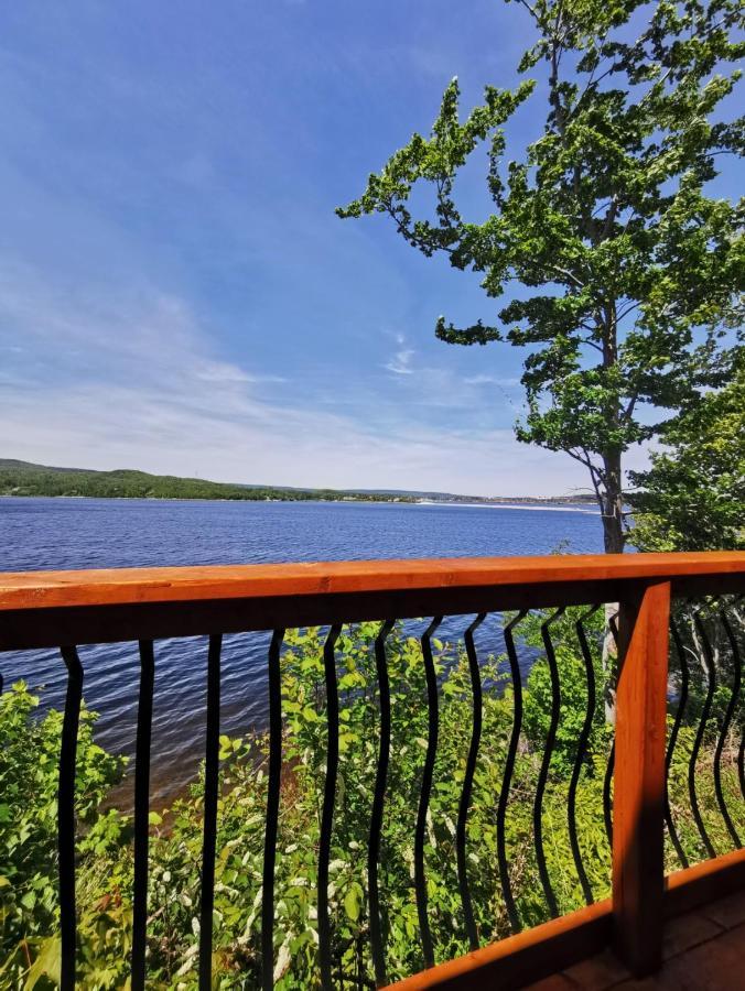 Lodge Knotty Pine Ocean Front - Adults Only