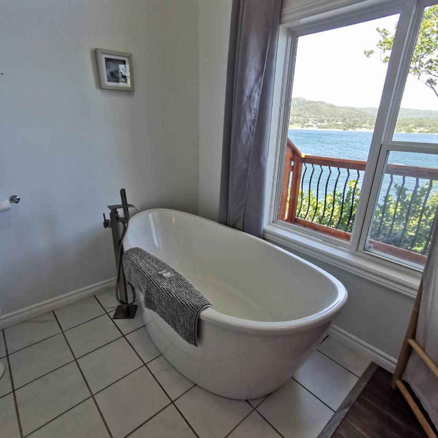 Knotty Pine Ocean Front - Adults Only * Ingonish