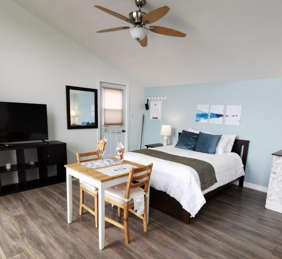 Knotty Pine Ocean Front - Adults Only Ingonish