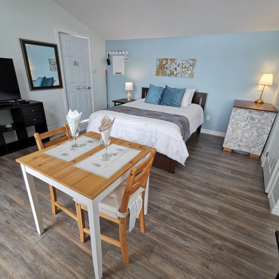 Lodge Knotty Pine Ocean Front - Adults Only *