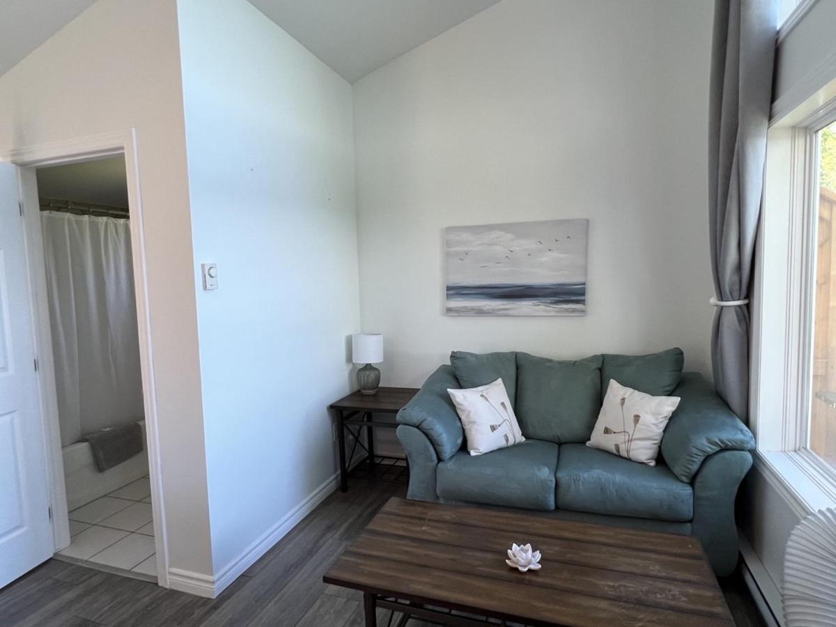 Lodge Knotty Pine Ocean Front - Adults Only
