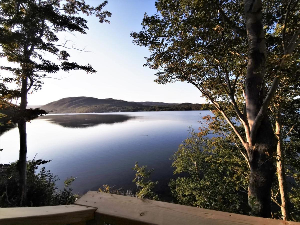 Lodge Knotty Pine Ocean Front - Adults Only Ingonish